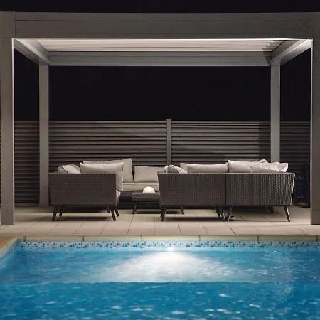 Exotic In Novigrad With Private Swimming Pool بروتونيغلا
